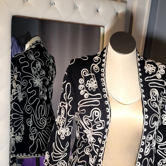 S Once Again White and black hand Cardigan - Picture 9 of 13